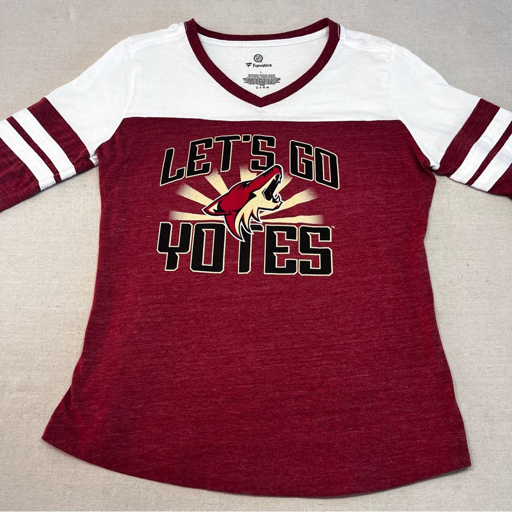 Fanatics NHL Arizona Coyotes Women’s T-Shirt Size Large.
